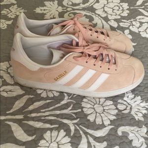 Adidas Gazellle peach